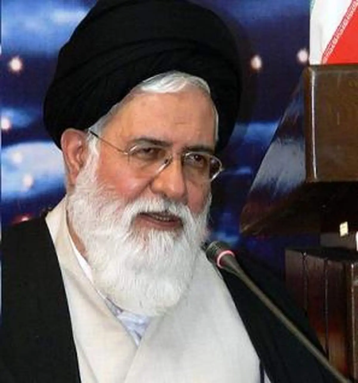 نقدكردن نظام اسلامی به‌هیچ‌ عنوان درست نیست
