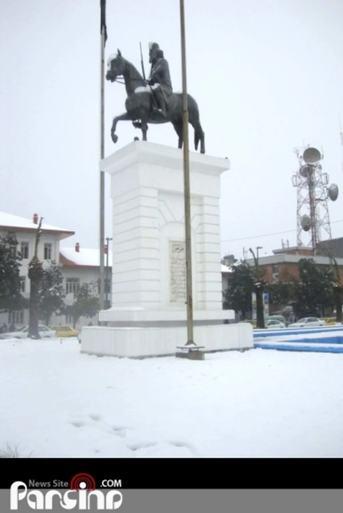 رشت در یک روز برفی