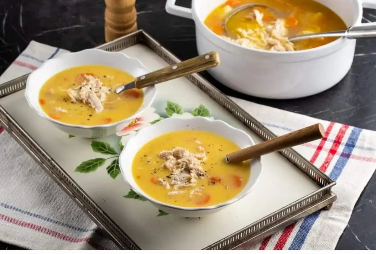 طرز تهیه سوپ مرغ به روش ساده و راحت برای درمان انفولانزا
