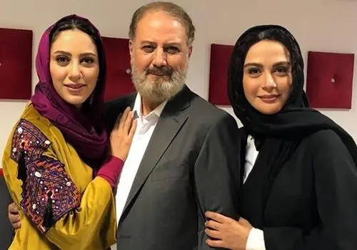 نگاهی صمیمانه به قاب زندگی خواهران هنرمند؛ مارال و مونا فرجاد!