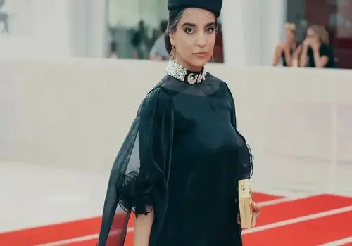 لباسی با نام ایران بر تن خانم بازیگر در فرش قرمز جشنواره فیلم ونیز + تصاویر
