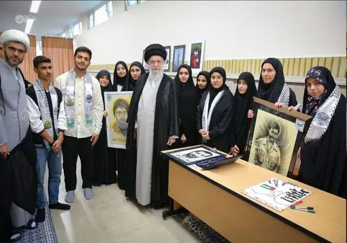  رهبر انقلاب در مراسم تشییع پیکر سردار طهرانی‌ مقدم + عکس