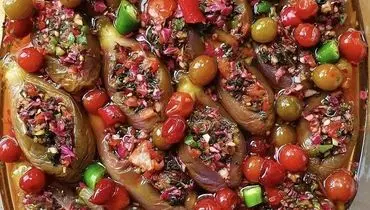 طرز تهیه ترشی بادمجان شکم پر: یک چاشنی اصیل و خوش‌طعم!