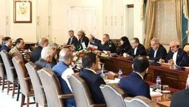 پزشکیان در نشست با شهباز شریف: صلح واقعی با گسترش روابط علمی و اقتصادی ممکن است