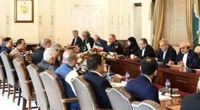 پزشکیان در نشست با شهباز شریف: صلح واقعی با گسترش روابط علمی و اقتصادی ممکن است