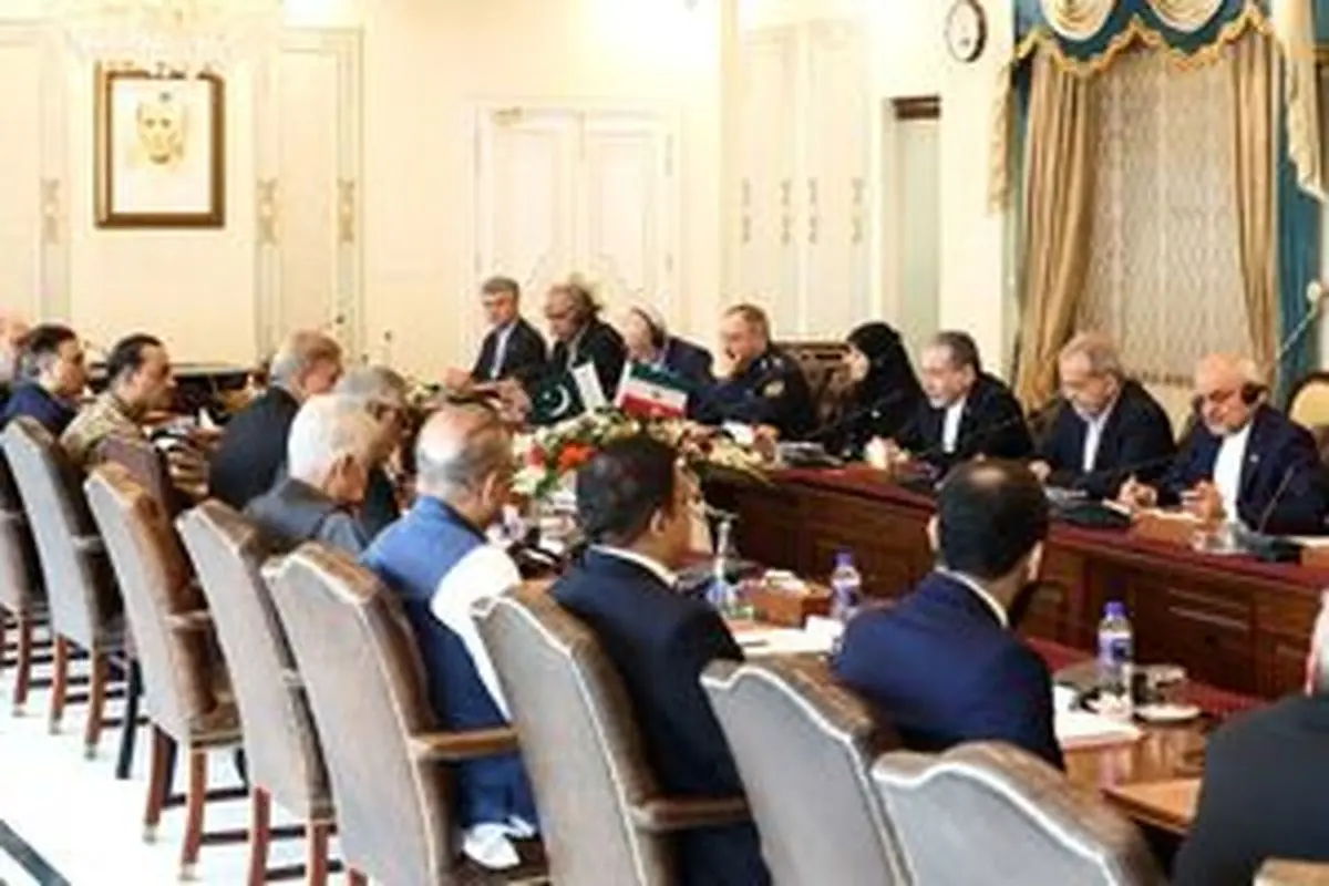 پزشکیان در نشست با شهباز شریف: صلح واقعی با گسترش روابط علمی و اقتصادی ممکن است