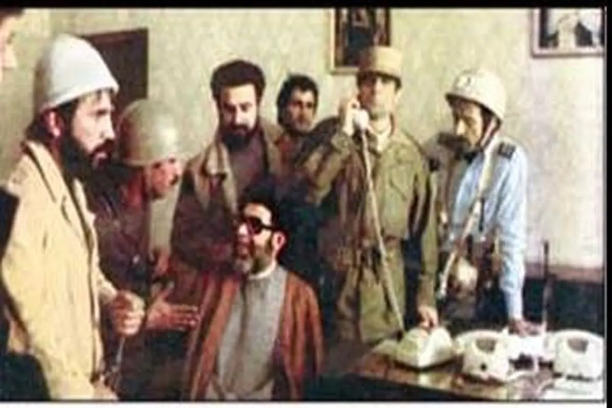 دفتر محمدرضا پهلوی بعد از سقوط در دست مردم