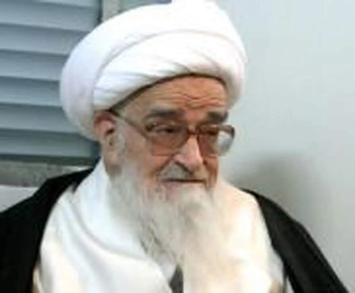 انتقاد آیتالله صافی از اهدای جایزه به «زنان بدحجاب»