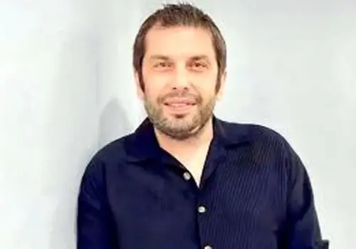 واکنش تند پسر گوگوش به شایعات اخیر درباره مادرش + عکس