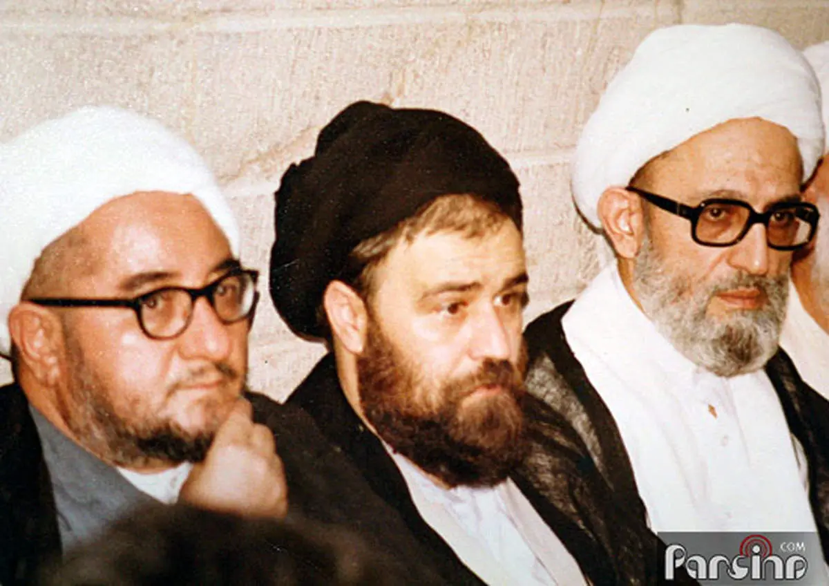 عکسی دیده‌نشده از سید احمد خمینی در کنار صادق خلخالی