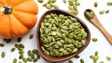 ۵ دلیل علمی برای اینکه تخم کدو را به رژیم غذایی‌تان اضافه کنید