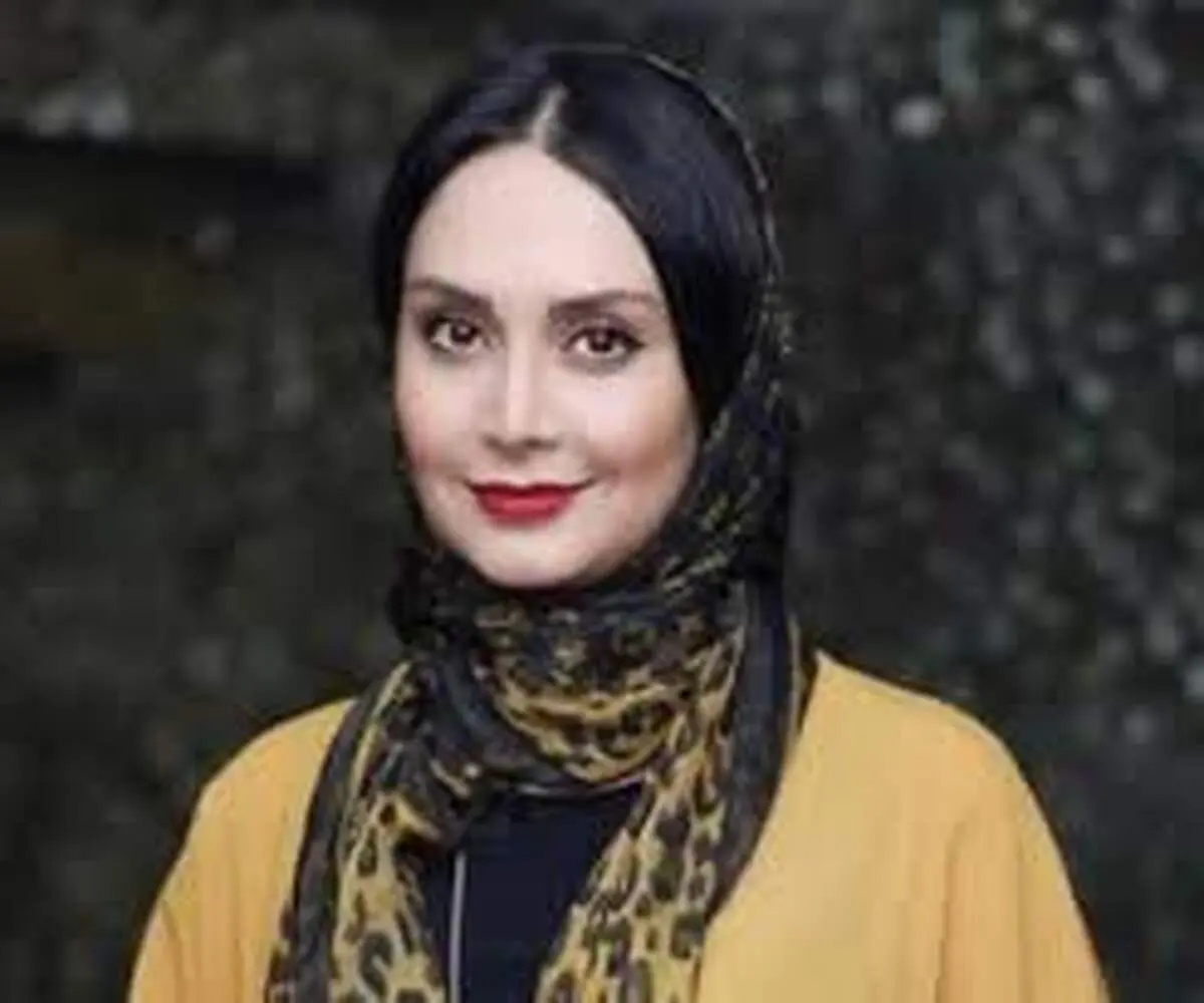عکس سرخ خانم بازیگر در فضای مجازی پربازدید شد + تصویر