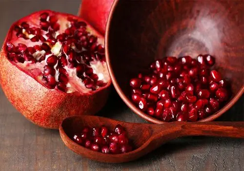 خواص شگفت‌انگیز انار در حفظ سلامت و پیشگیری از پیری زودرس

