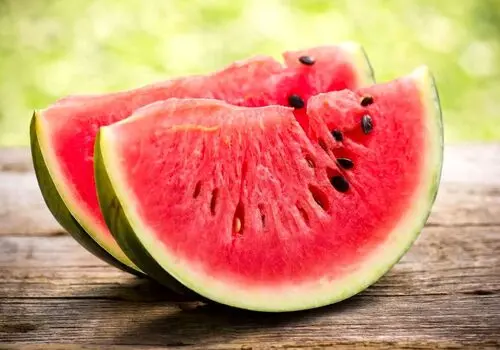 مصرف این سبزی ها ازسفید شدن موها جلوگیری می کند