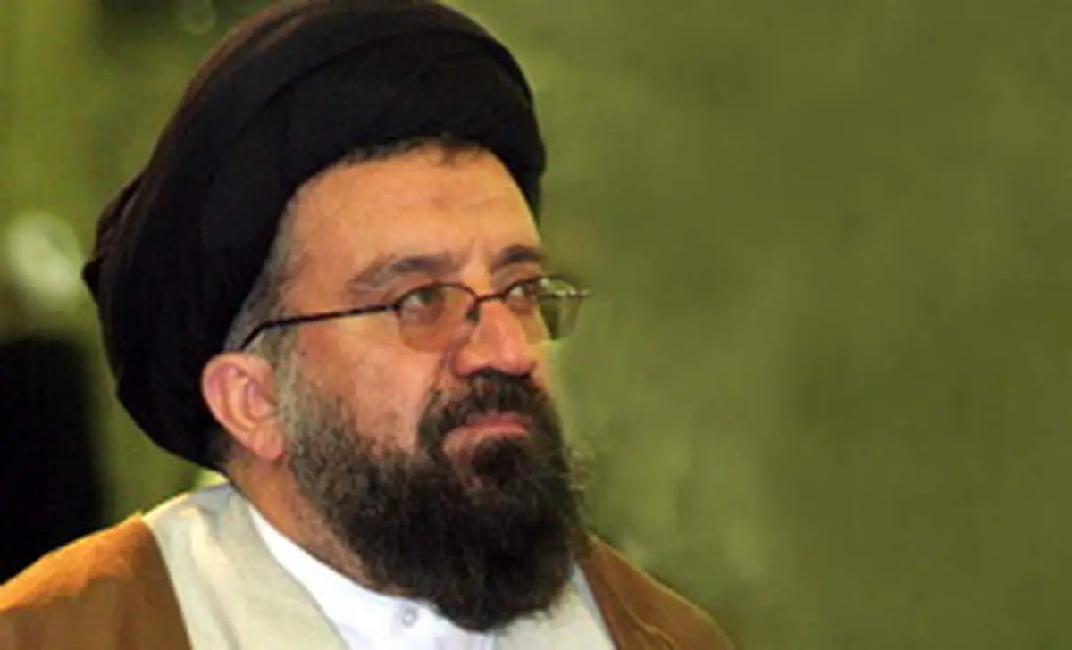 سید احمد خاتمی: لباس رهبری تنها به قامت آیتالله العظمی خامنهای زیبنده است