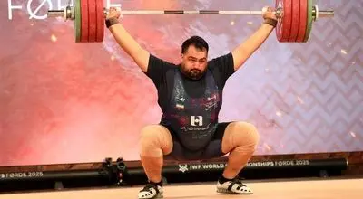 نایب قهرمان وزنه‌برداری المپیک: در عرصه ورزش سرباز وطن و مردم هستیم
