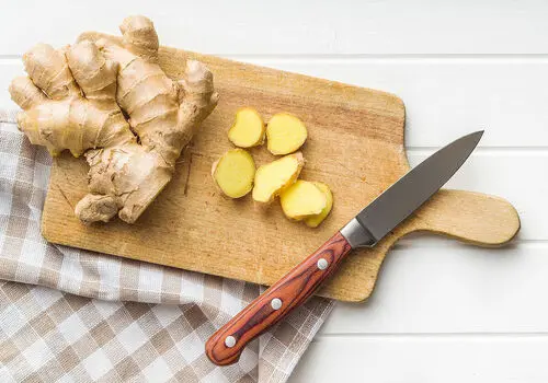 ۷ فایده شگفت‌انگیز آب زنجبیل

