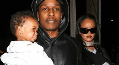 قاب جذاب و عاشقانه ریحانا و نامزدش /عکس