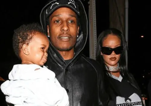 قاب جذاب و عاشقانه ریحانا و نامزدش /عکس