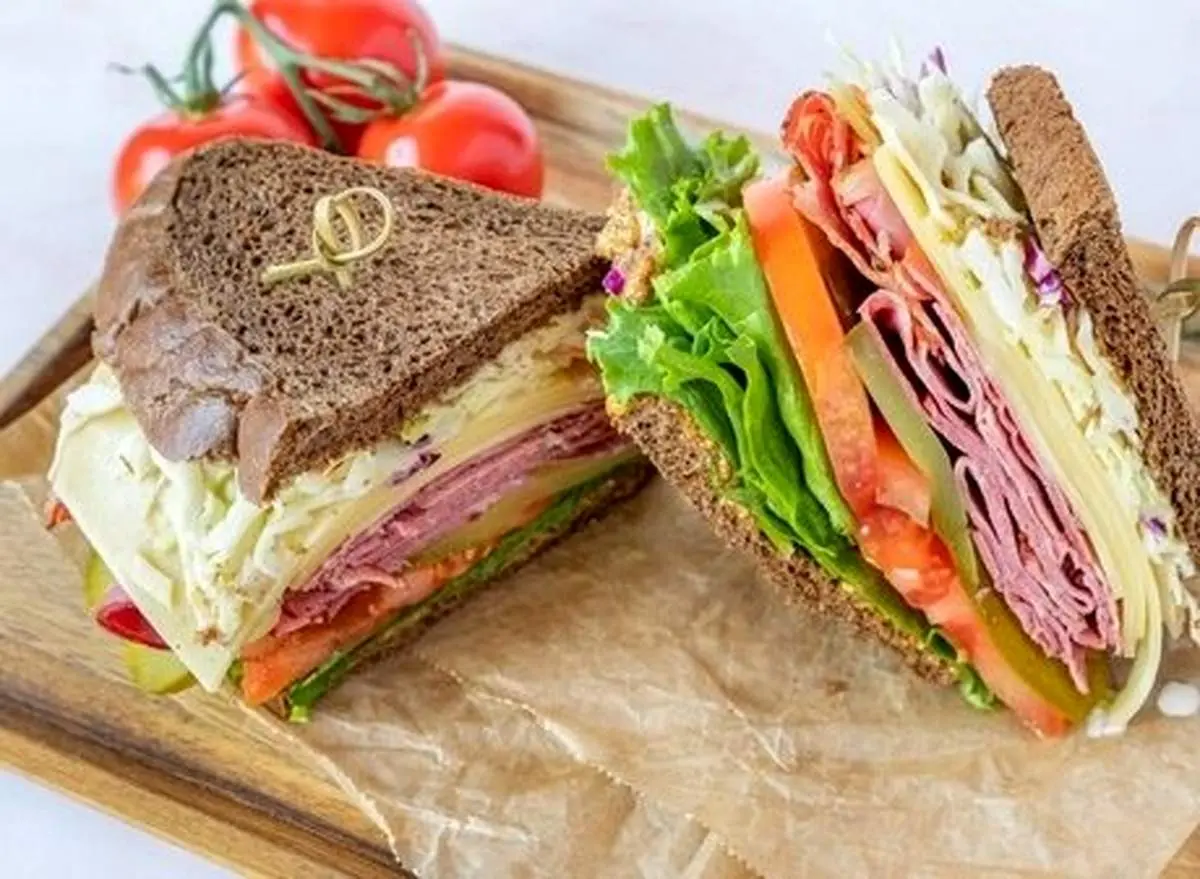 طرز تهیه ساندویچ پاسترامی گرم خانگی