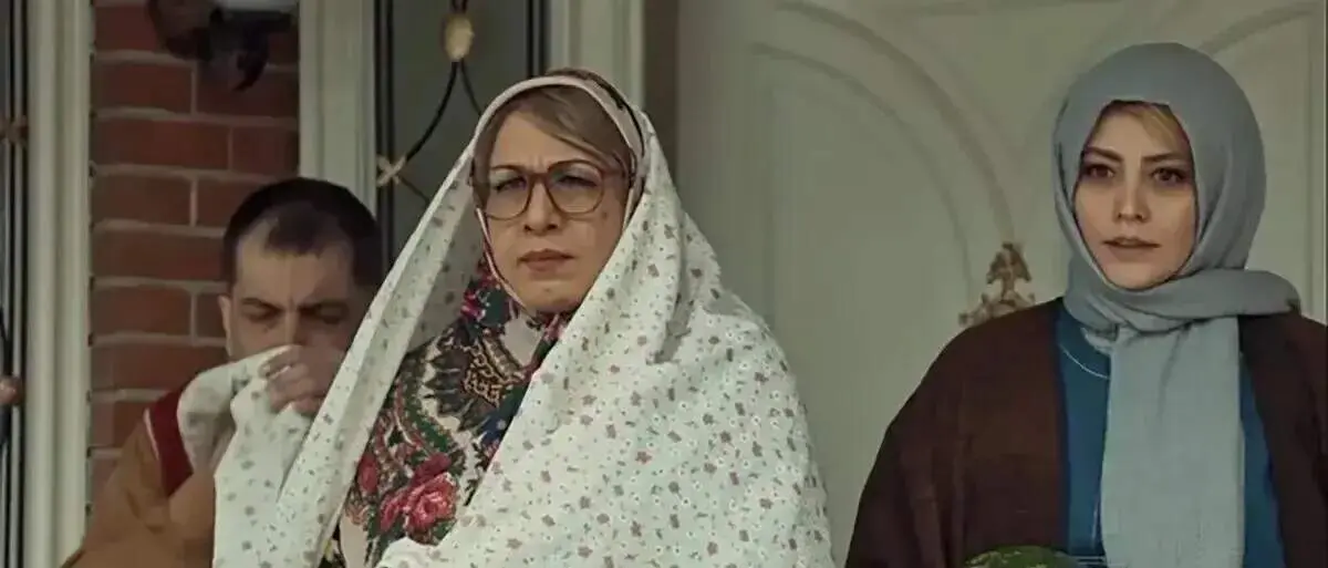 رضا عطاران با «خانم والده» در سینماها