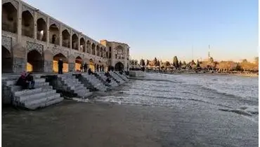 آب زاینده‌رود به اصفهان رسید