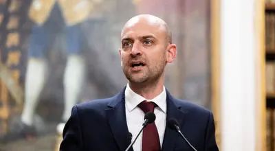 پاریس: باب گفتوگو با ایران همچنان باز است