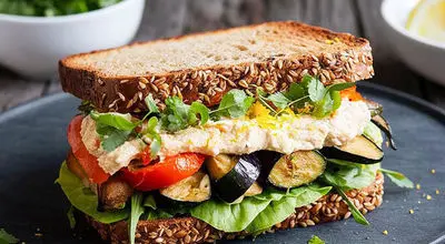 طرز تهیه ساندویچ مرغ رژیمی و سالم
