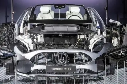 استفاده از قطعات بازیافتی به سبک مرسدس بنز 