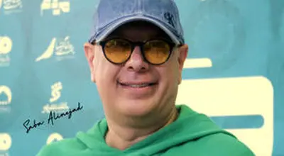 نوشته روی لباس محمد بحرانی جلب توجه کرد