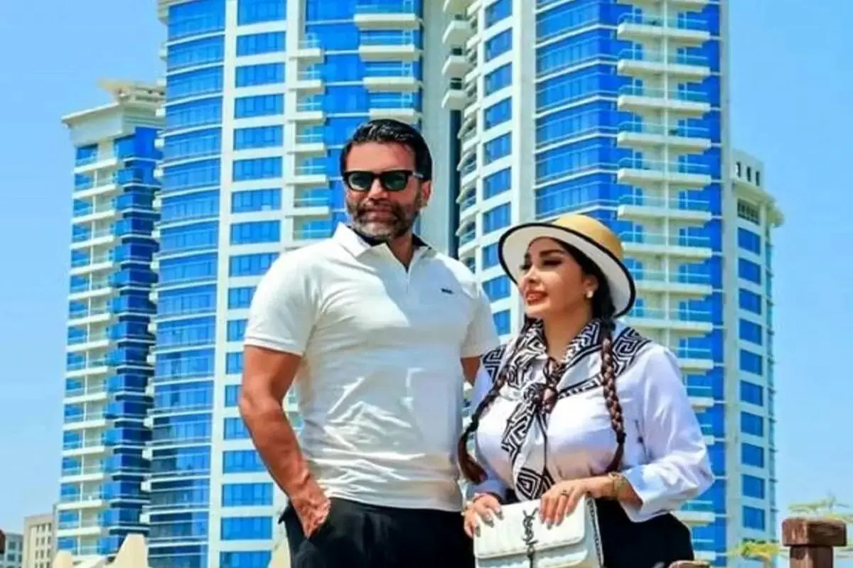 ژست عاشقانه علیرضا نیکبخت واحدی و همسرش وسط جاده!