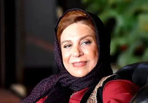 فیلم خوانندگی گوهر خیراندیش با آهنگ هایده و ادل جلوی چشمان تماشاگران
