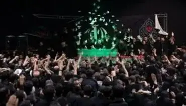 اولین تصاویر از ورود پیکر رهبر شهید به مصلی تهران/ادای احترام هیات‌های بین‌المللی به پیکر رهبر شهید انقلاب ایران
