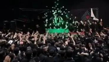 اولین تصاویر از ورود پیکر رهبر شهید به مصلی تهران/ادای احترام هیات‌های بین‌المللی به پیکر رهبر شهید انقلاب ایران