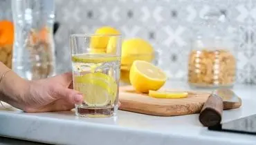 چه خوراکی‌هایی آب بدن را زیاد می‌کنند ؟