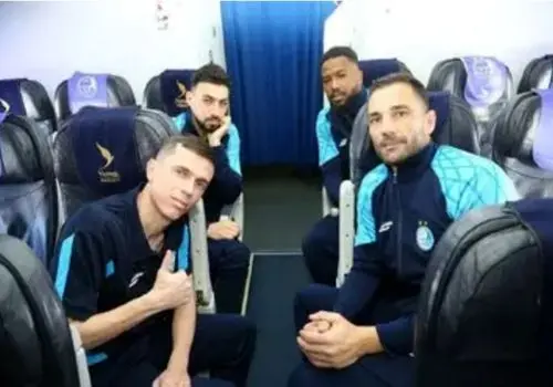 درخواست  ۲,۵ میلیون دلار ستاره آلبانیایی  برای تمدید قرارداد با استقلال