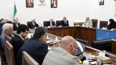 عارف: به جای مسائل جزئی، ریشه‌کن کردن فساد اقتصادی هدف اصلی است