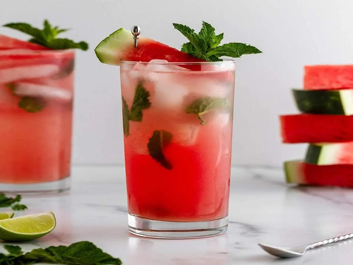 طرز تهیه موهیتو هندوانه هم با سودا و هم بدون آب گاز دار
