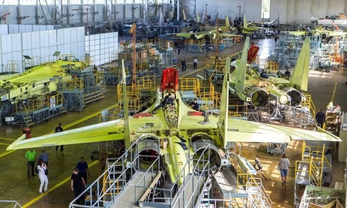 ۲۰ فروند جنگنده سوخو-۳۵ (Su-35)  ایران به زودی  تهران خواهد رسید