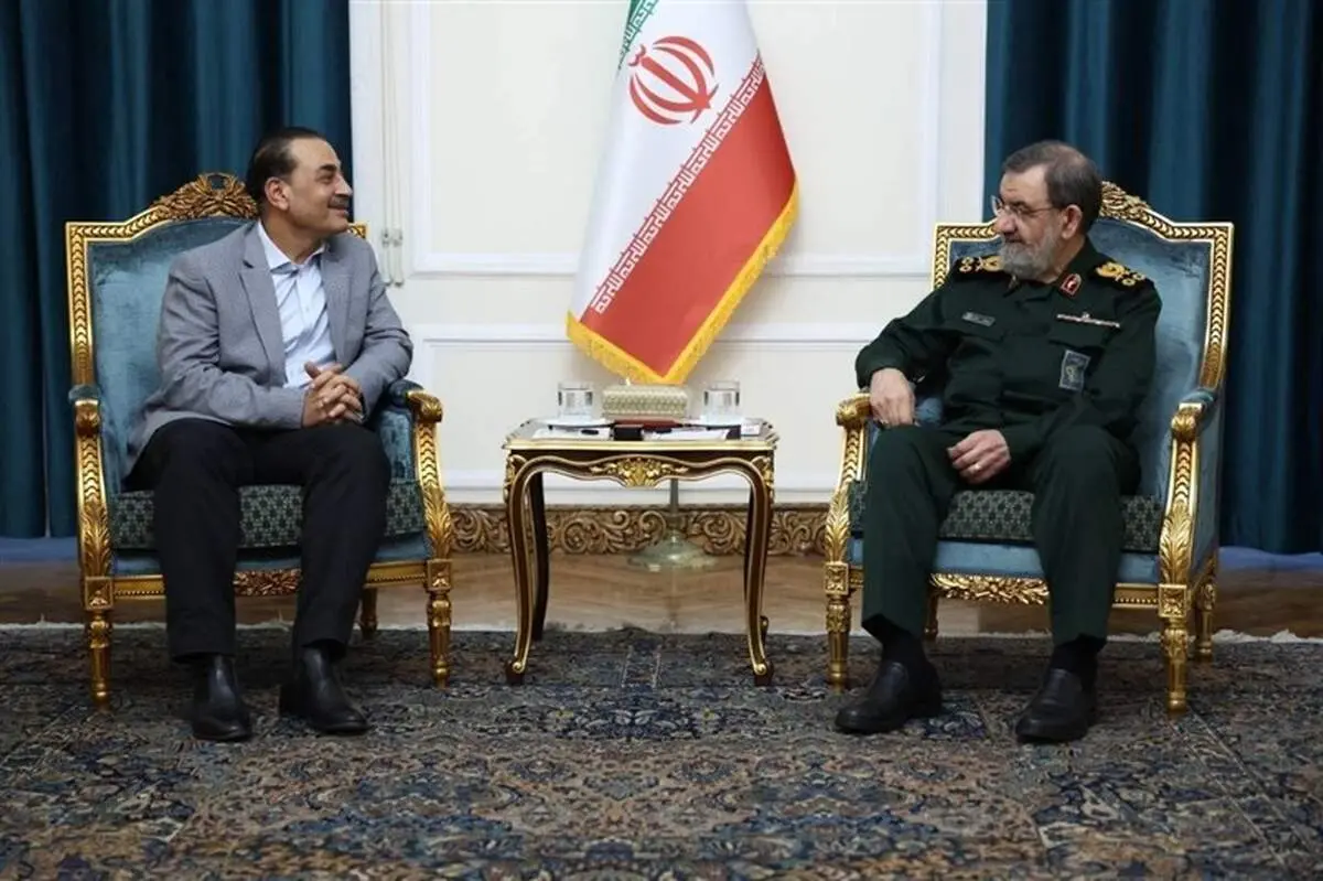 سرلشکر رضایی: هیچ‌یک از مواد هسته‌ای غنی‌شده ایران از کشور خارج نمی‌شود


