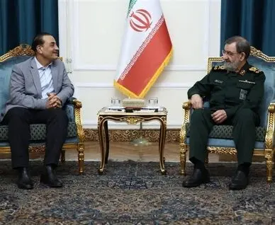 سرلشکر رضایی: هیچ‌یک از مواد هسته‌ای غنی‌شده ایران از کشور خارج نمی‌شود


