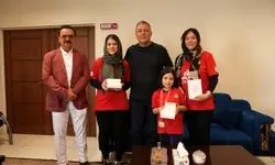 تصویری از هدیه نفیس مالک تراکتور به خانواده اسکوچیچ