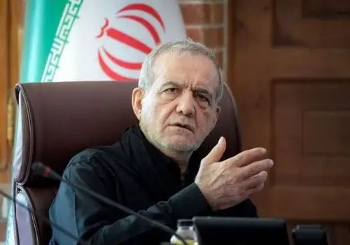 فرانس ۲۴: جمعیت عظیمی از سوگواران در مراسم تشییع رهبر شهید ایران حضور دارند