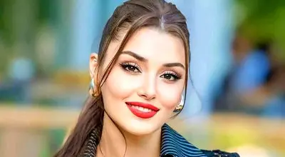 قاب عاشقانه هانده ارچل و نامزد ثروتمندش در ایتالیا