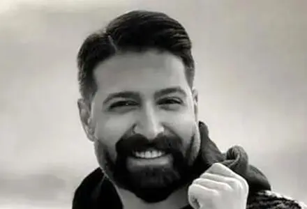 «حمید هیراد» در 32 سالگی و به همراه مادرش؛ سال 1402