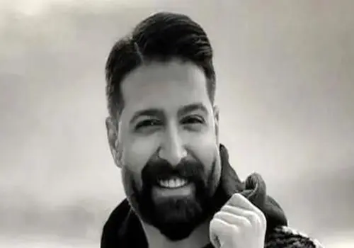 «حمید هیراد» در 32 سالگی و به همراه مادرش؛ سال 1402