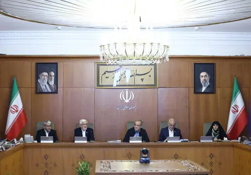 تاکید پزشکیان بر ضرورت اصلاح سیاست‌ها و مقابله با تخریب منابع طبیعی