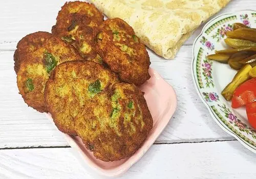 طرز تهیه کوکو مرغ و پیازچه؛ یک افطاری ساده اما خلاقانه