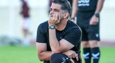 حیف که دوربین روشن است! | عصبانیت شدید مربی ماه فوتبال ایران + عکس