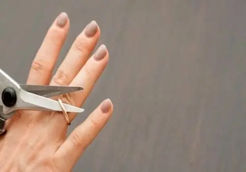 راهکارهای ساده برای خارج کردن انگشتر گیر کرده از انگشت